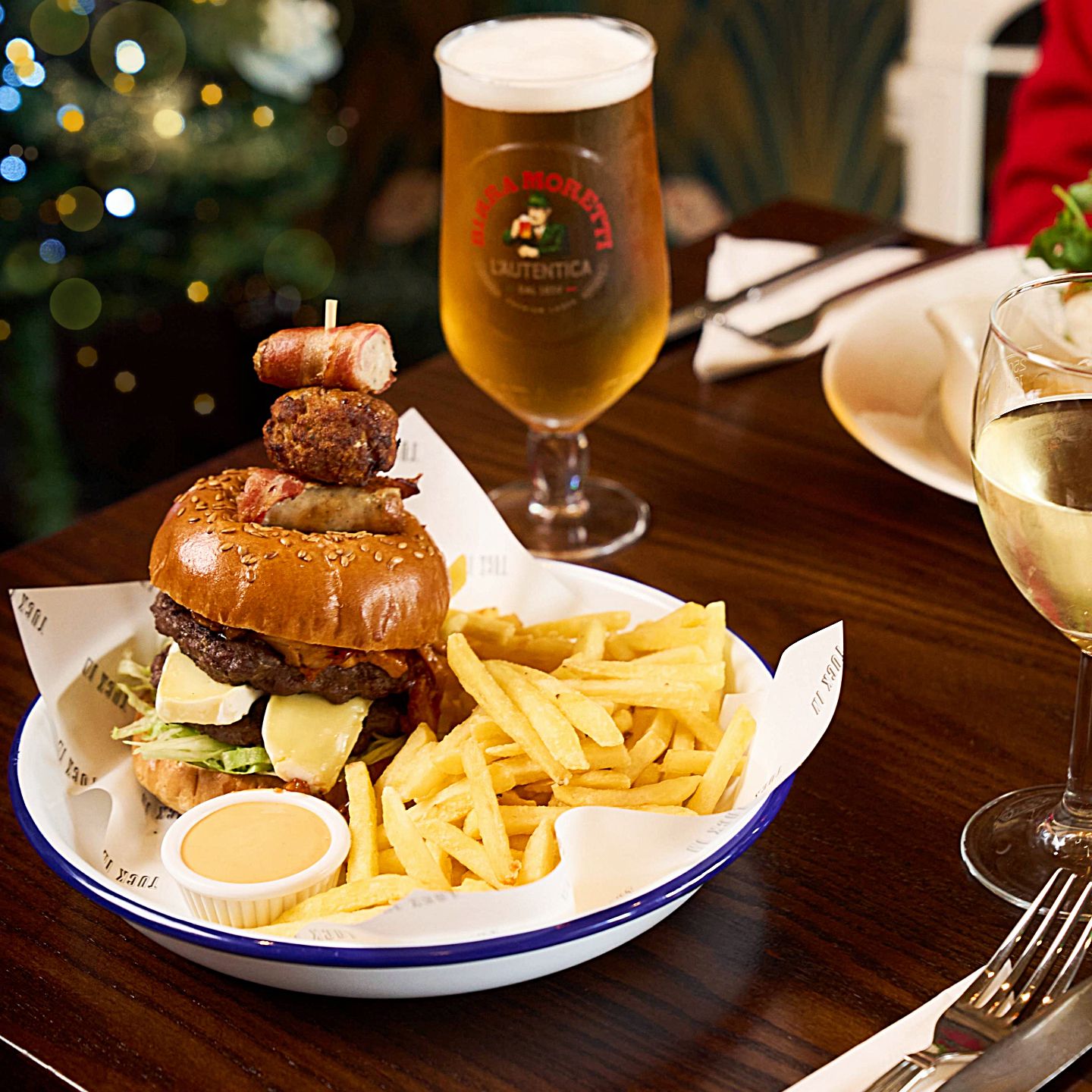 Festive Lunch & Dinner at The Plough on the Green in Stroud Green